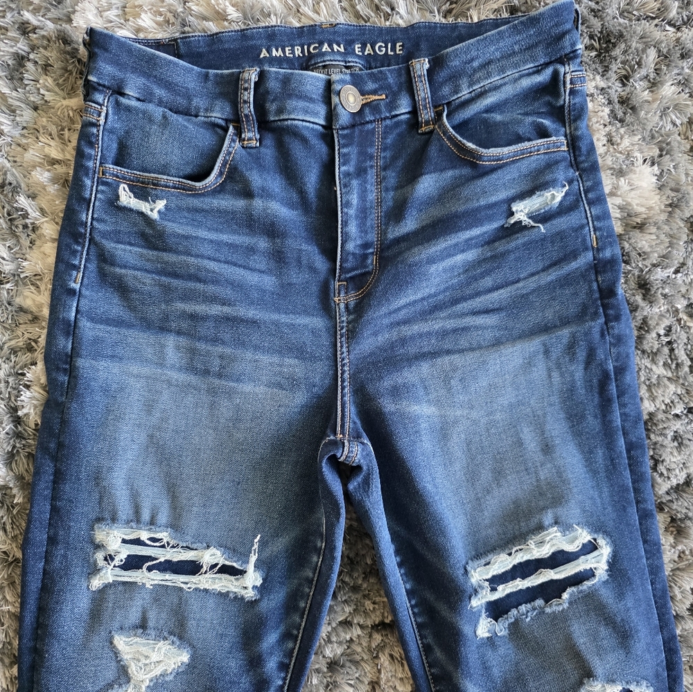 American Eagle Distressed Curvy Hi-Rise Jeggings - Picture 7 of 16